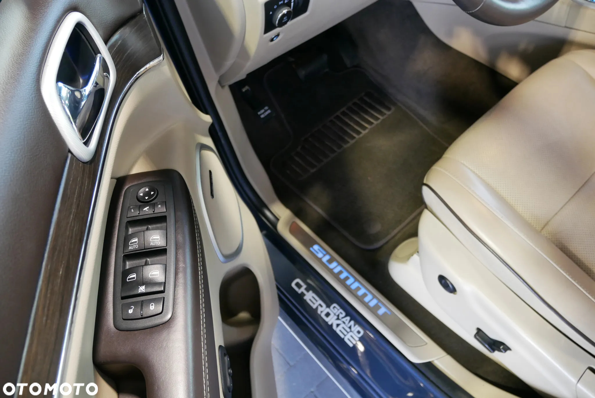 Jeep Grand Cherokee 5.7 V8 HEMI Summit - 23