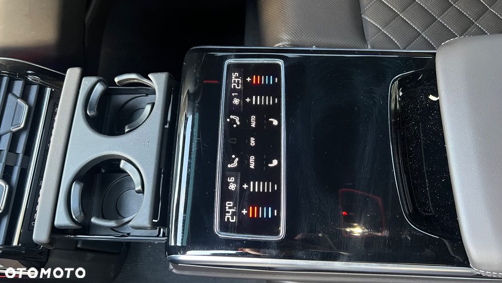 Audi A8 50 TDI quattro tiptronic - 11