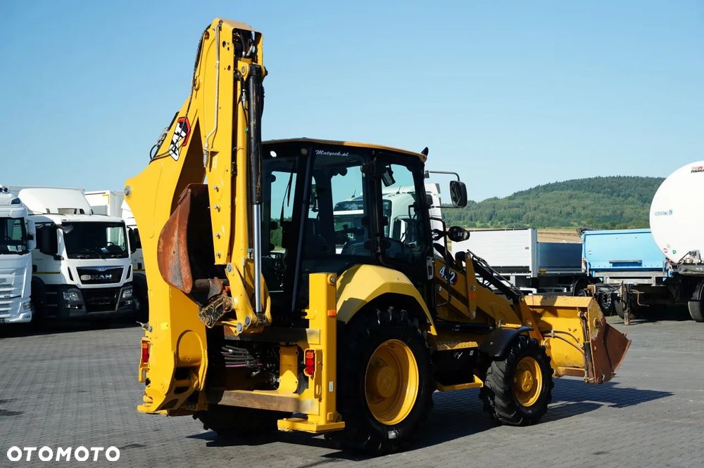 Caterpillar 432 F  / KOPARKO-ŁADOWARKA  / 1 800  MTH /  KLIMATYZACJA / - 11