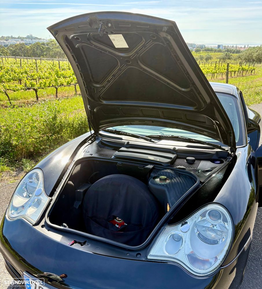 Porsche 911 (996) Carrera - 21