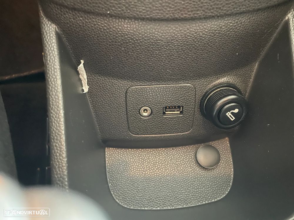 Ford Fiesta 1.0 EcoBoost S&S TITANIUM - 22