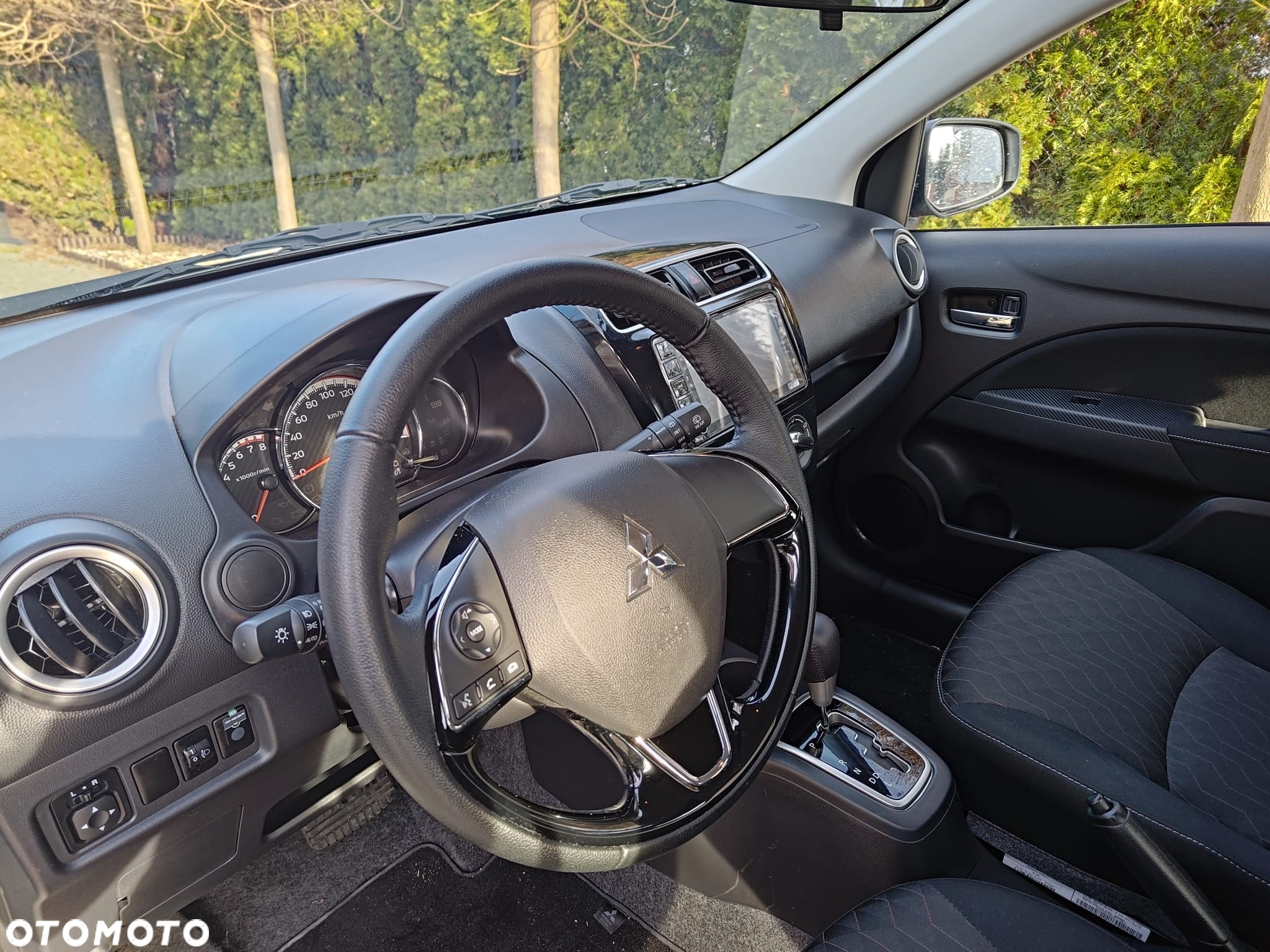 Mitsubishi Space Star 1.2 Invite SDA CVT - 12