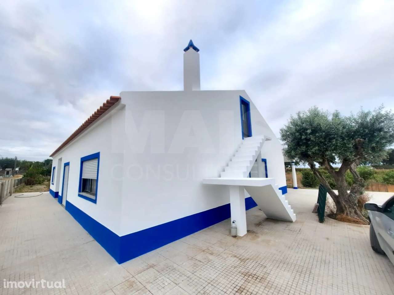 Moradia Térrea V3 com terreno urbano de 3780m2 no Alentejo - Grande imagem: 2/47