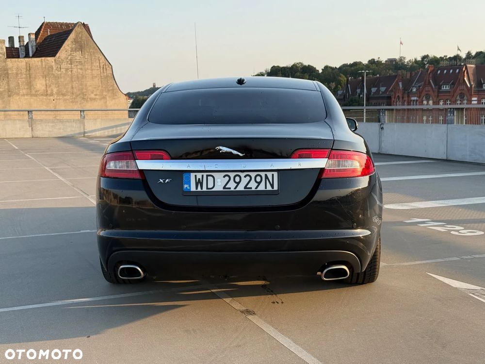 Jaguar XF 3.0 V6 D Luxury - 3