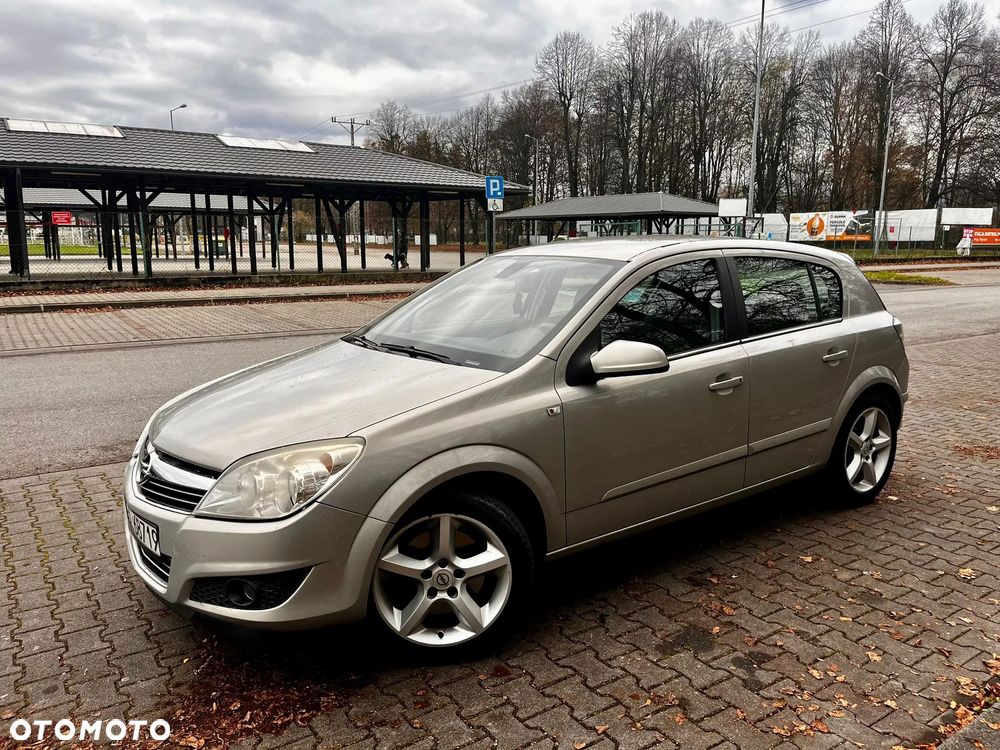 Opel Astra 1.6 Turbo Edition - 1