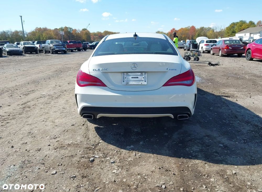 Mercedes-Benz CLA 250 4Matic 7G-DCT Sport - 6