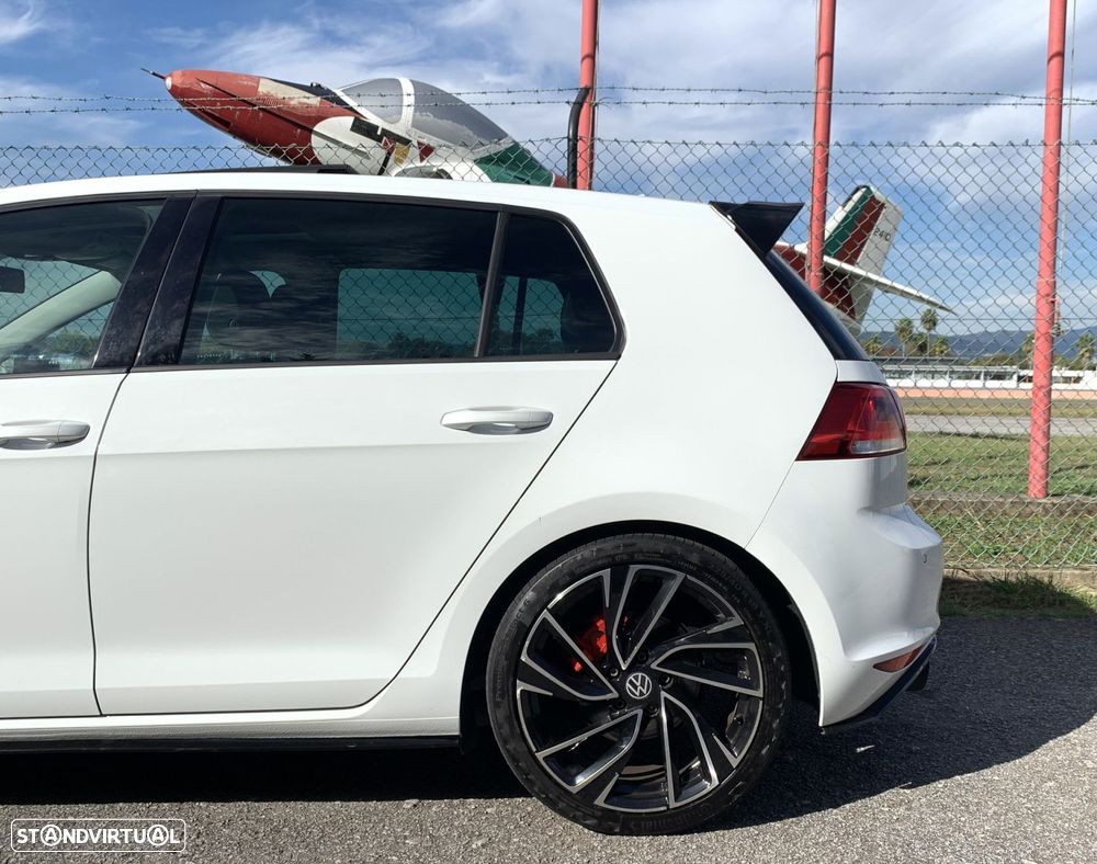 VW Golf 1.6 TDi R-Line - 55