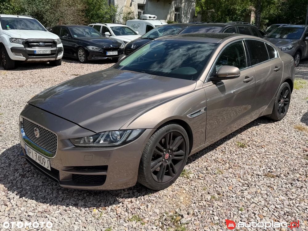 Jaguar XE 2.0 T Prestige - 3