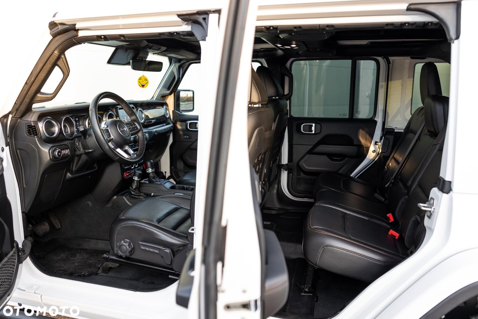 Jeep Wrangler - 24
