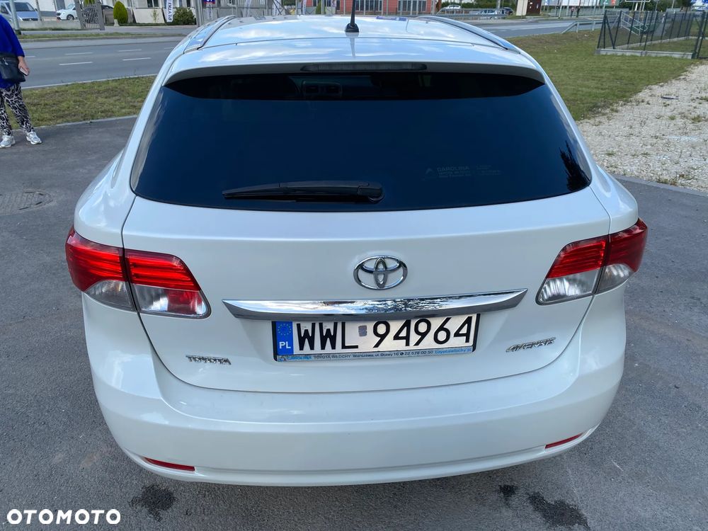 Toyota Avensis 1.8 Premium MS - 10