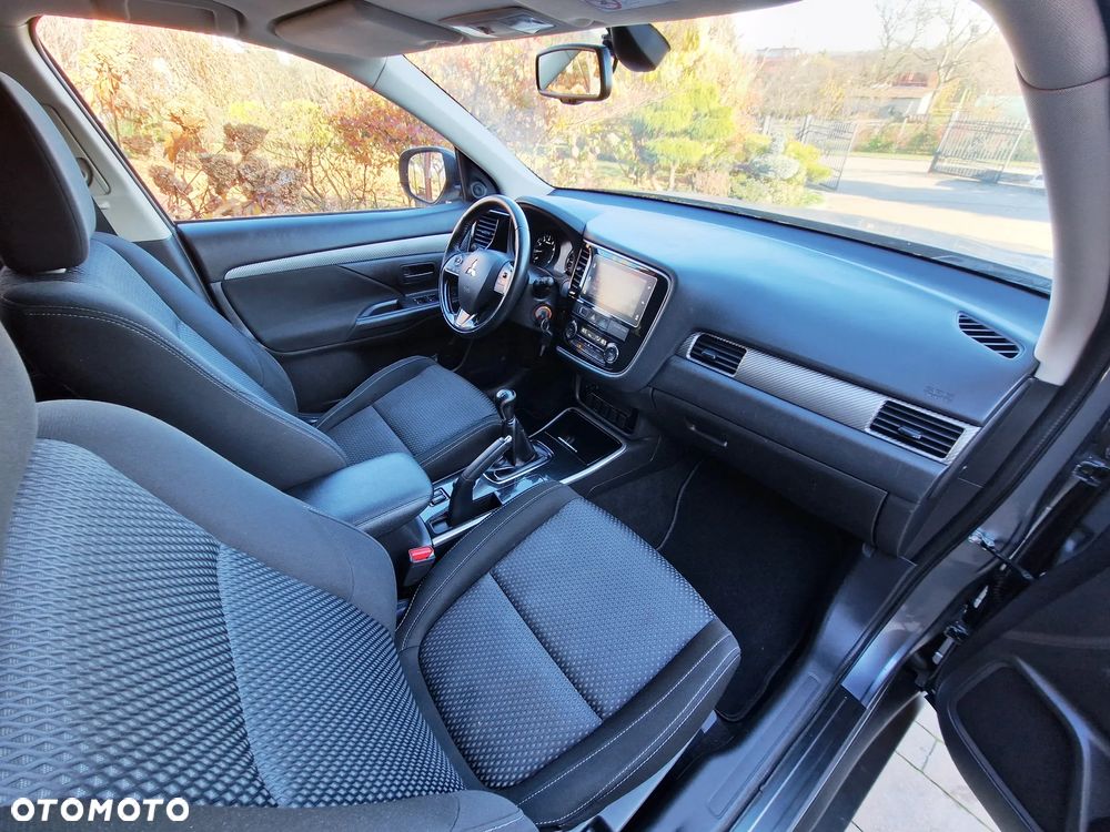 Mitsubishi Outlander - 8