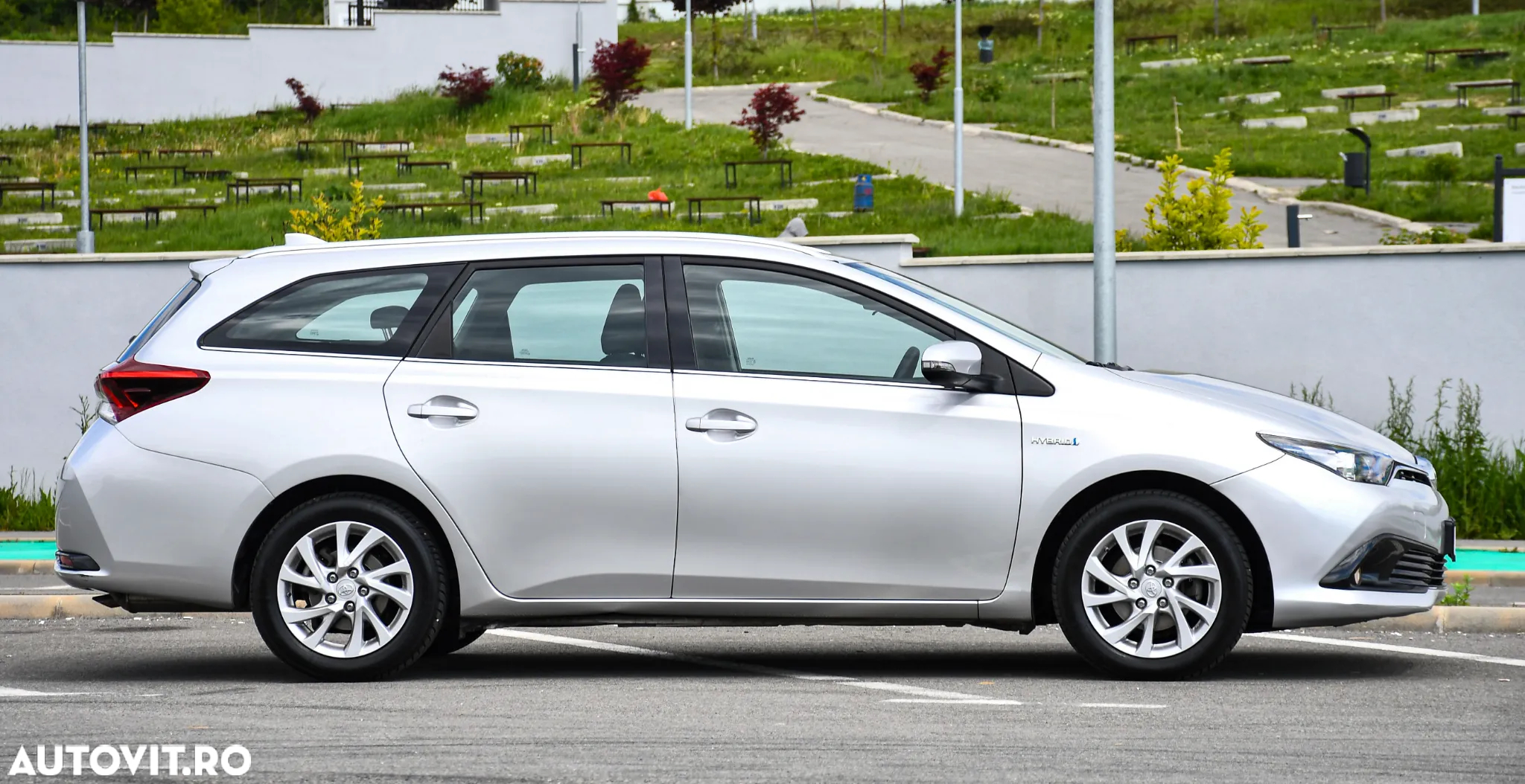 Toyota Auris 1.8 VVT-i Hybrid Automatik Touring Sports Edition - 10