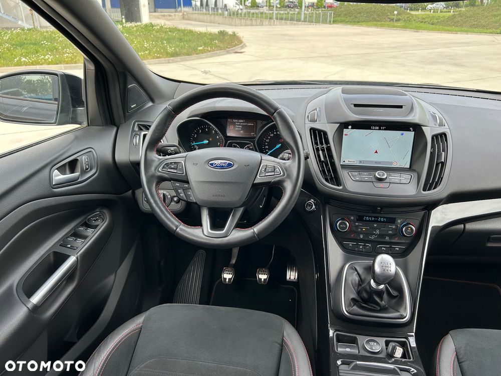 Ford Kuga 1.5 EcoBoost 2x4 ST-Line - 19
