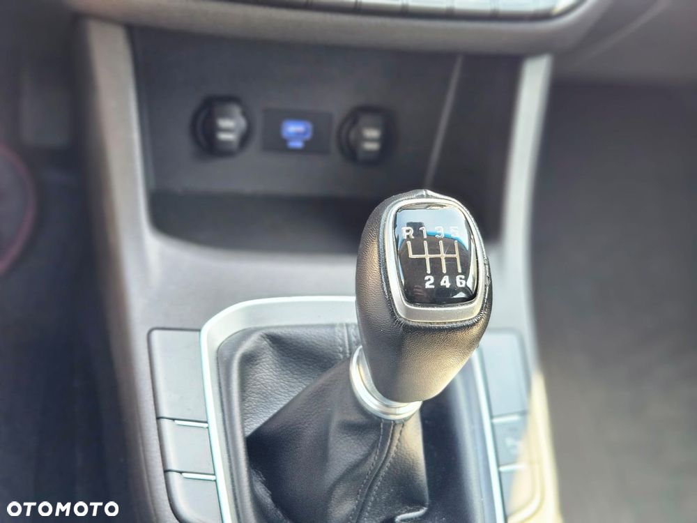 Hyundai i30 1.6 D Comfort - 32