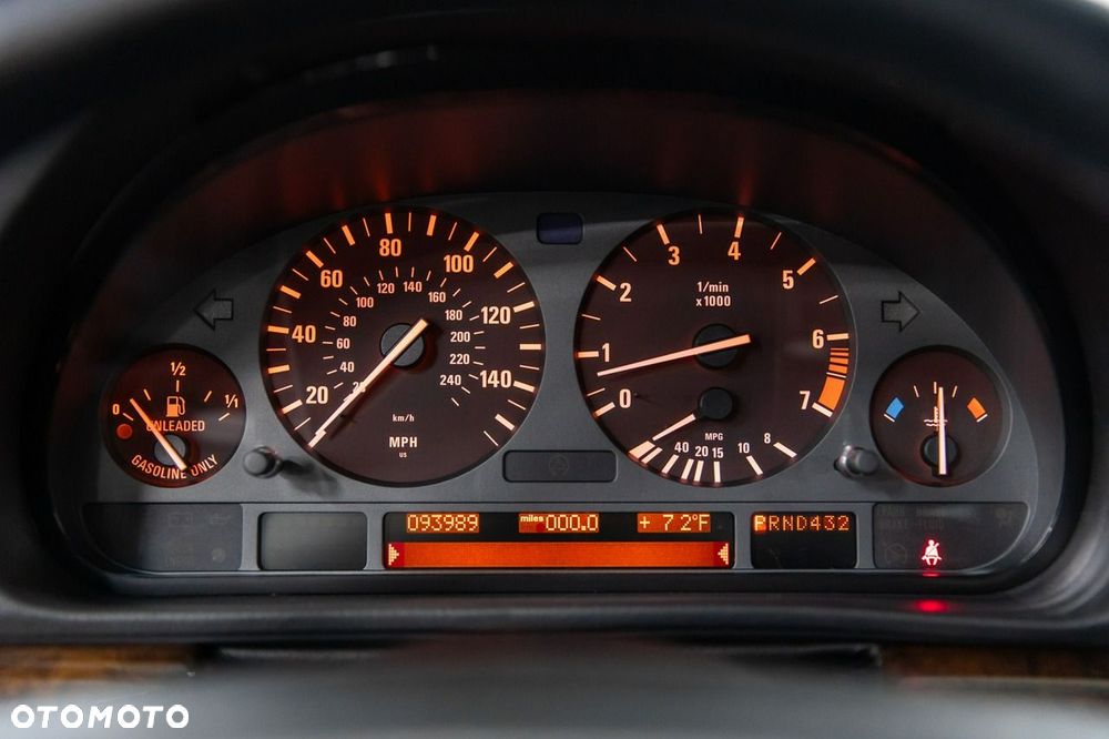 BMW Seria 7 740i V8 - 38