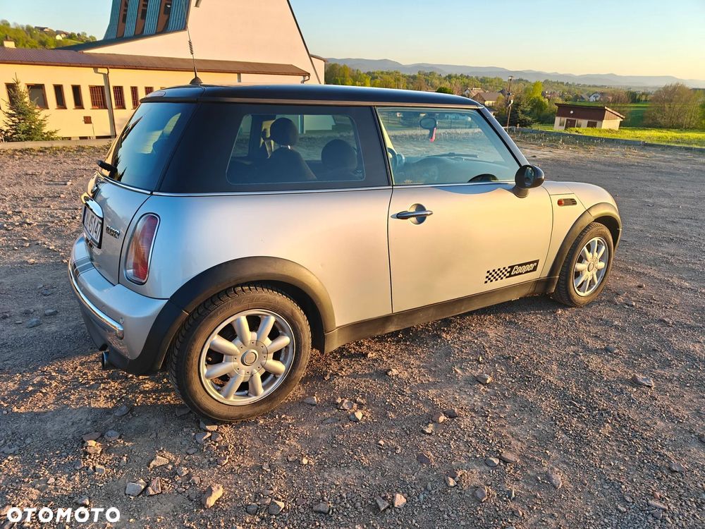 MINI Cooper Standard - 22