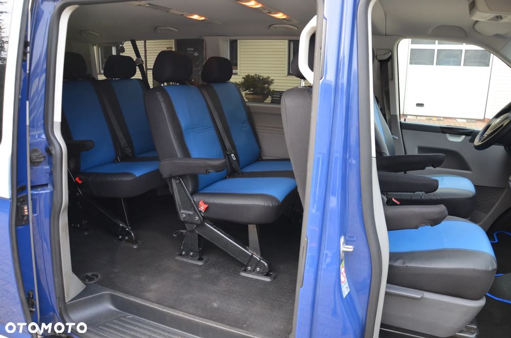 Volkswagen Caravelle - 8