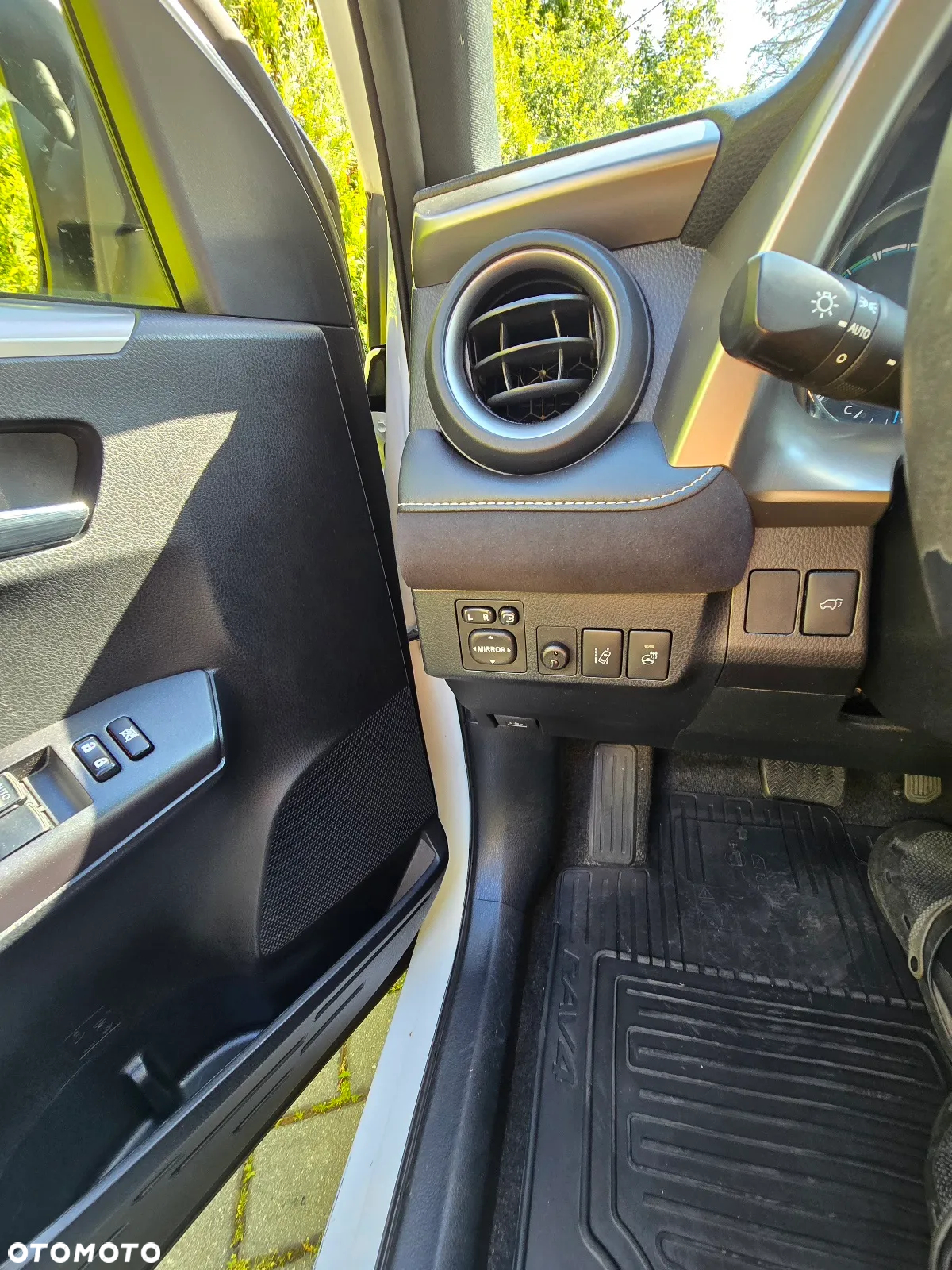 Toyota RAV4 Hybrid Prestige 4x4 - 12