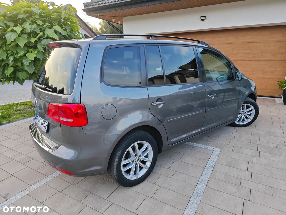 Volkswagen Touran - 16