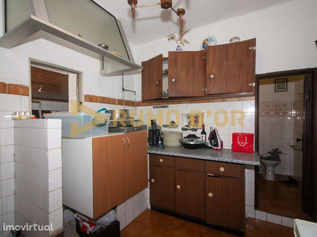 Moradia T3 +1 com Excelente Espaço e Tradição no Tojal - Alenquer - Grande imagem: 3/27