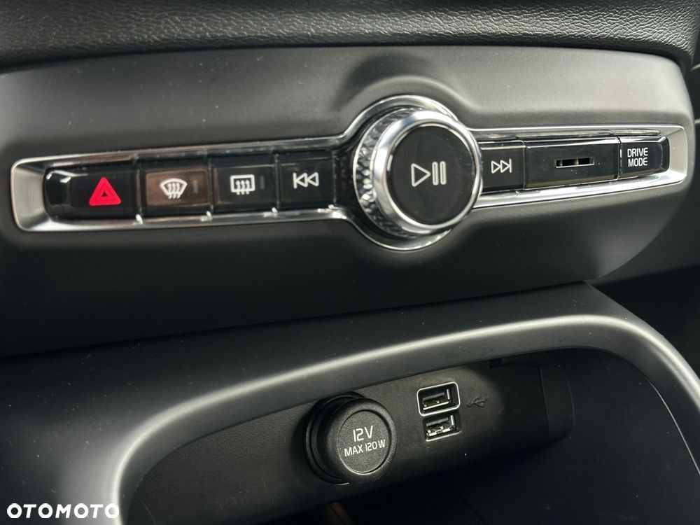 Volvo XC 40 T4 Plug-In Hybrid Core - 25