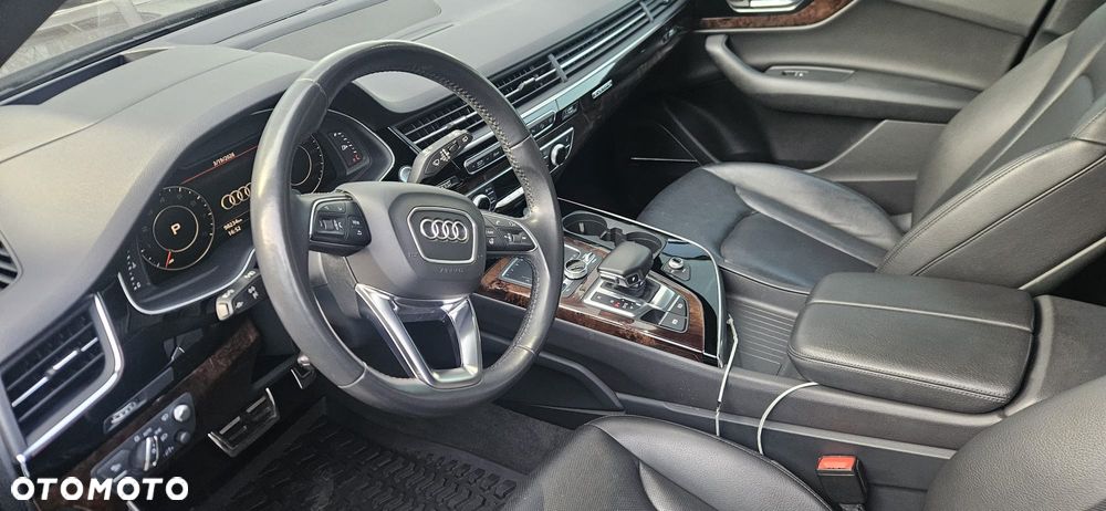 Audi Q7 - 11