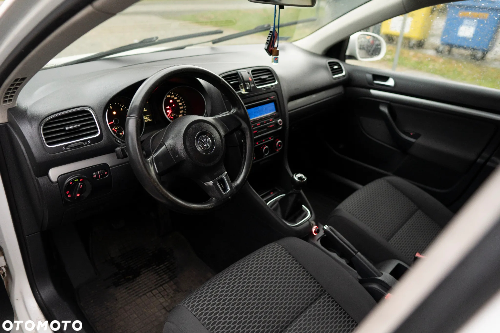 Volkswagen Golf VI 1.6 TDI Trendline - 28