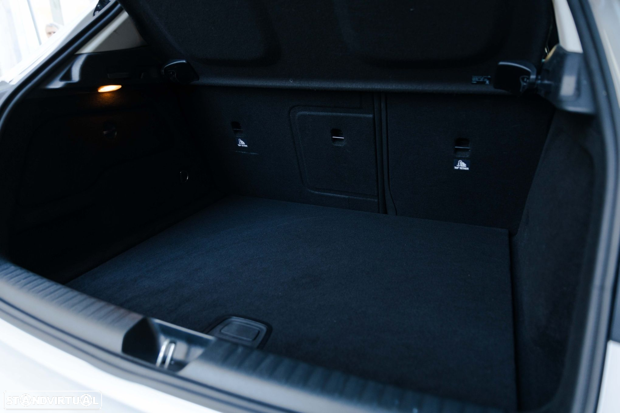 Mercedes-Benz GLA 180 d Urban - 28