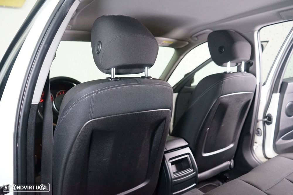 BMW 318 d Touring Line Sport - 39