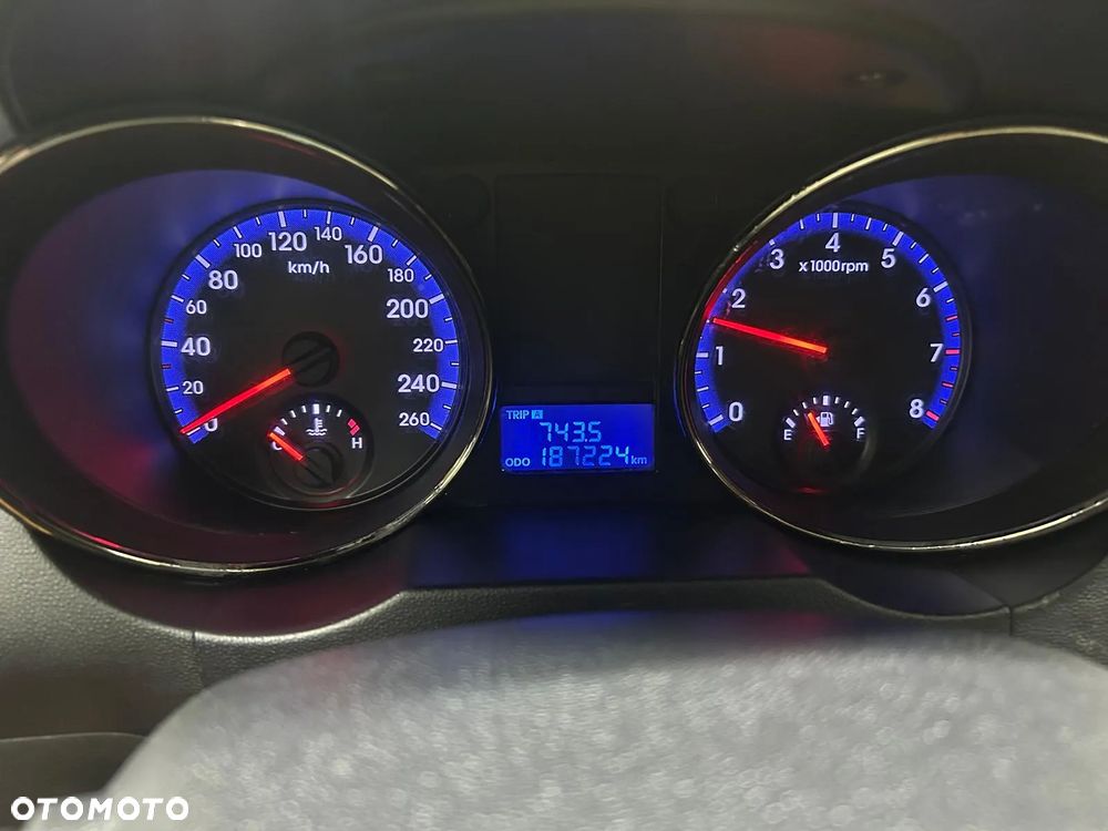 Hyundai Genesis Coupe 2.0 T - 13
