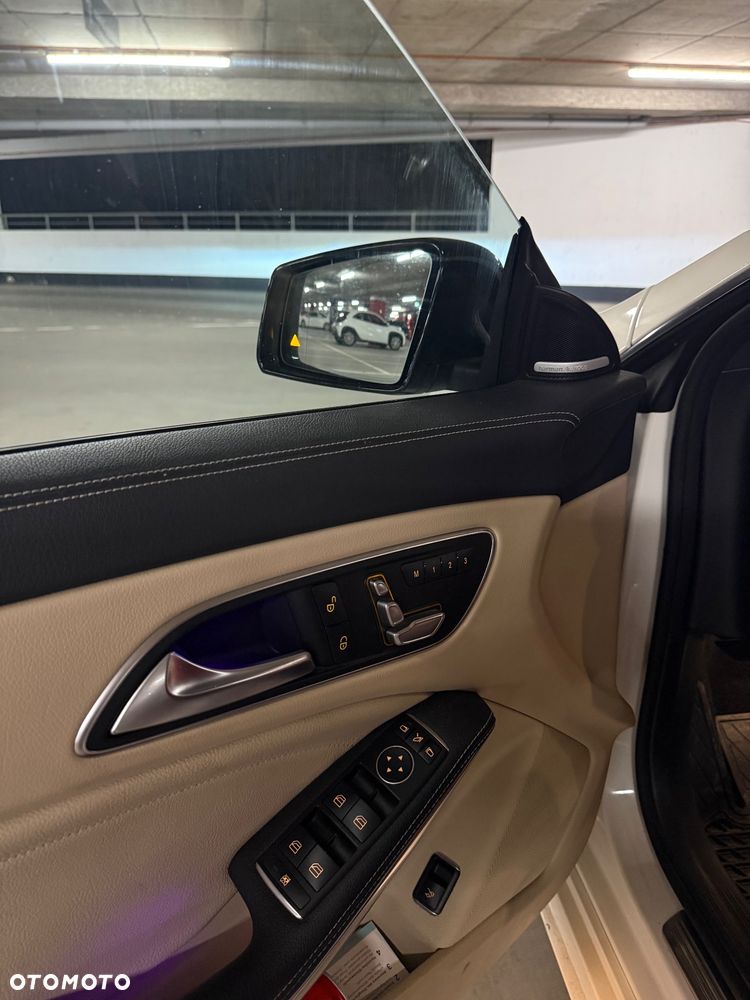 Mercedes-Benz CLA 250 4-Matic AMG Line - 8