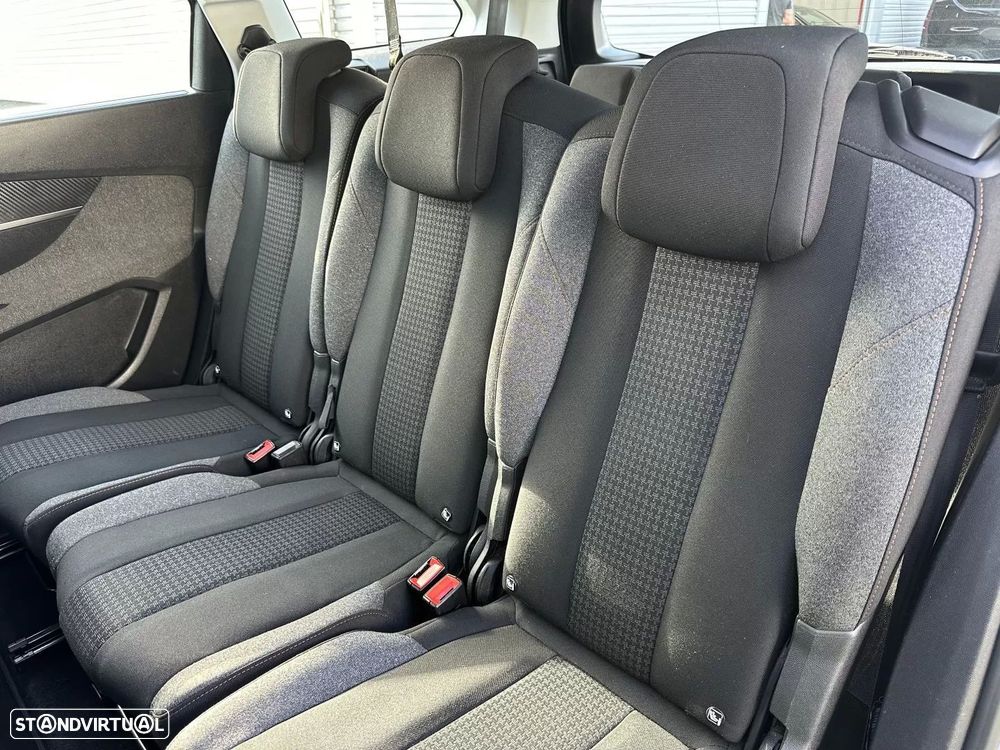 Peugeot 5008 1.2 PureTech Allure - 26