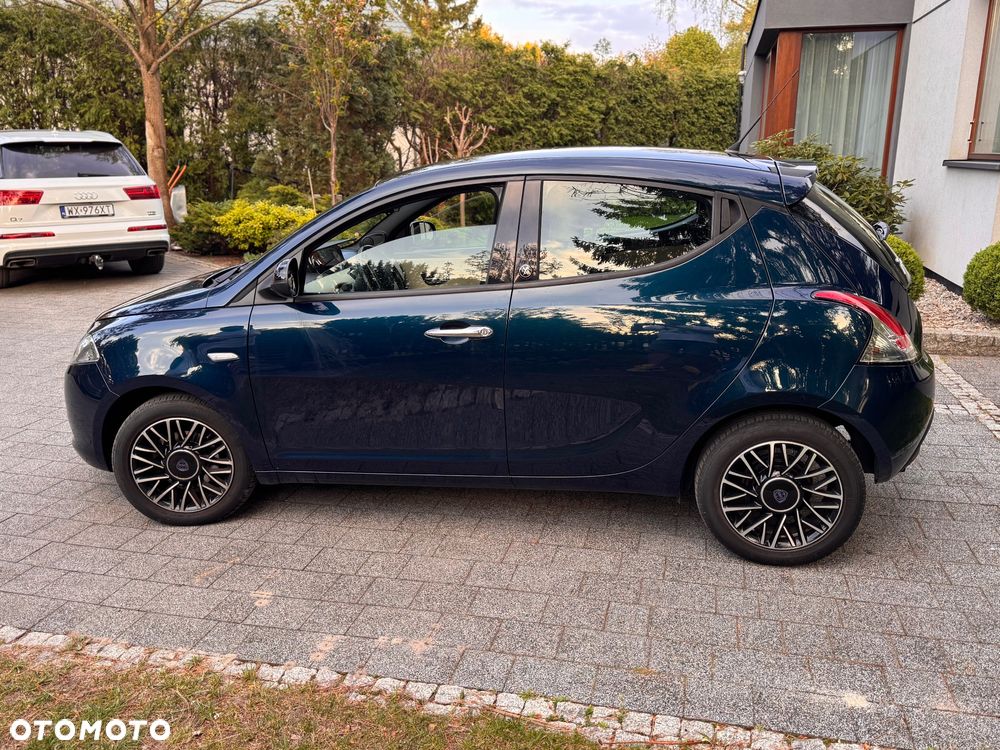 Lancia Ypsilon - 11