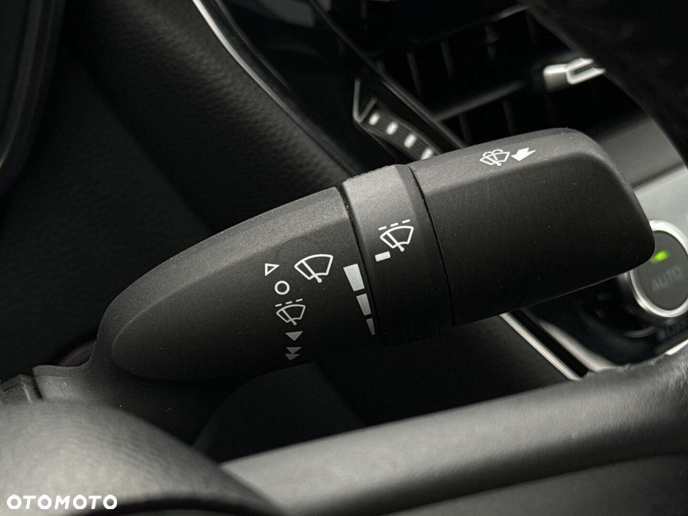 Toyota Corolla 1.8 Hybrid Comfort - 18