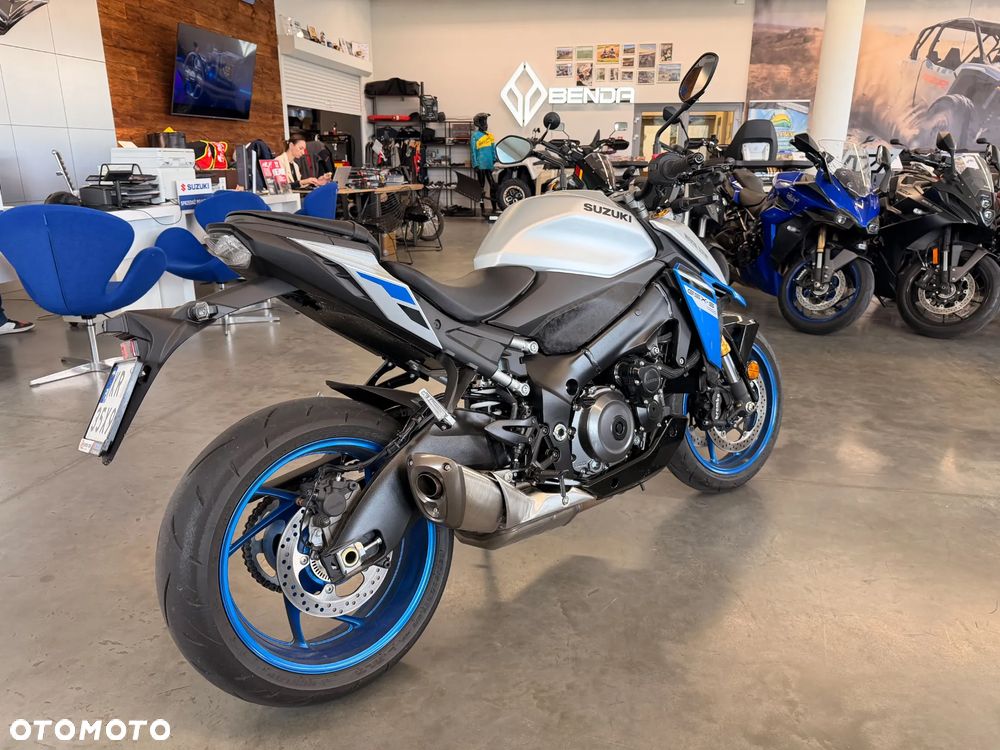 Suzuki GSX 1000 - 4
