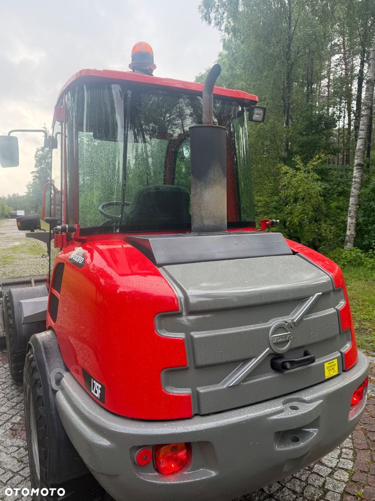 Volvo L25F - 11