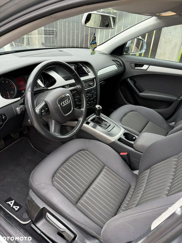 Audi A4 Limousine - 6