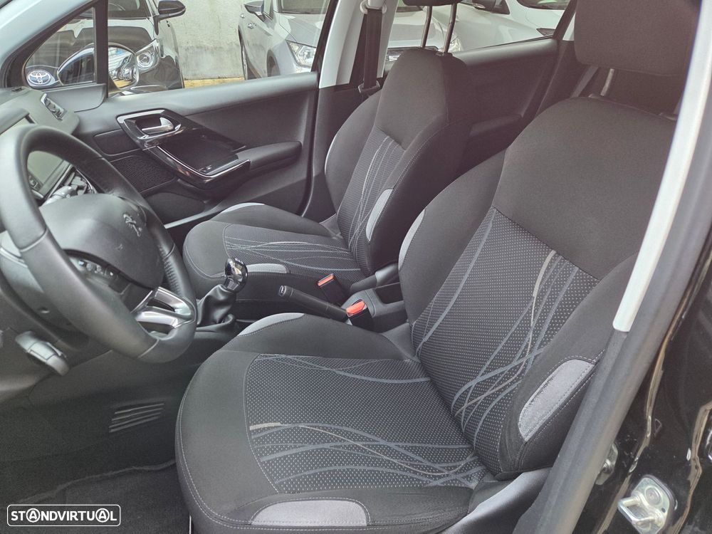 Peugeot 208 1.4 HDi SE Style - 11