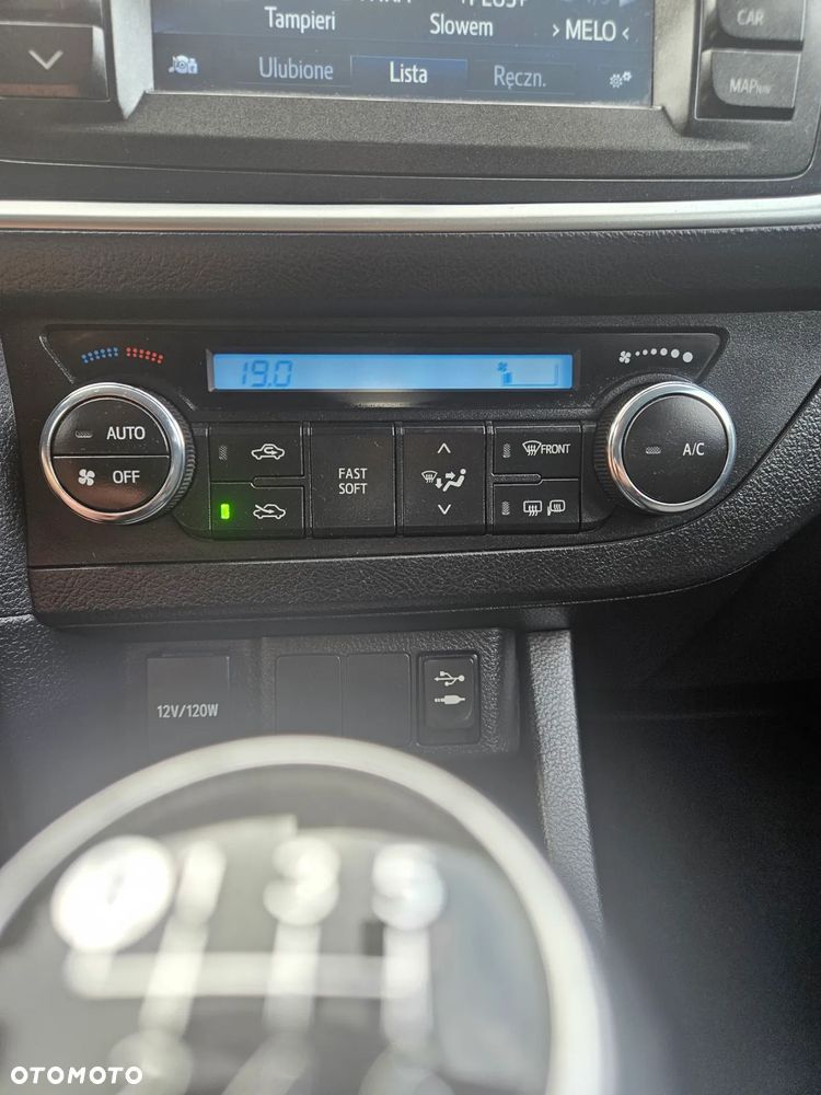 Toyota Auris 2.0 D-4D Comfort - 23