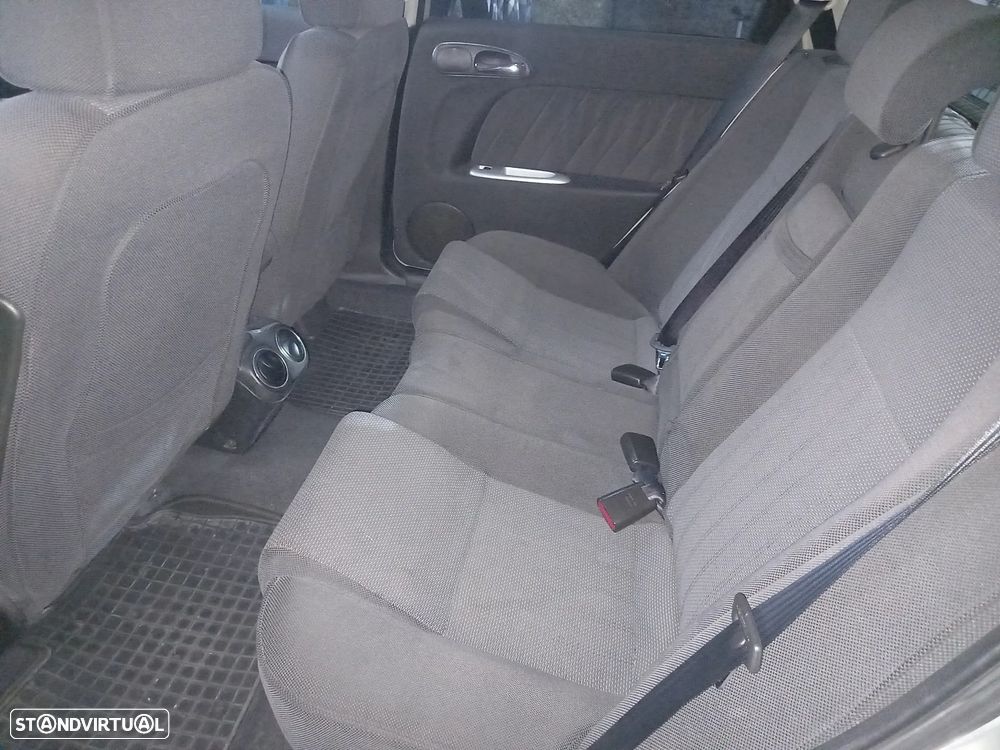 Alfa Romeo 156 Sportwagon - 12