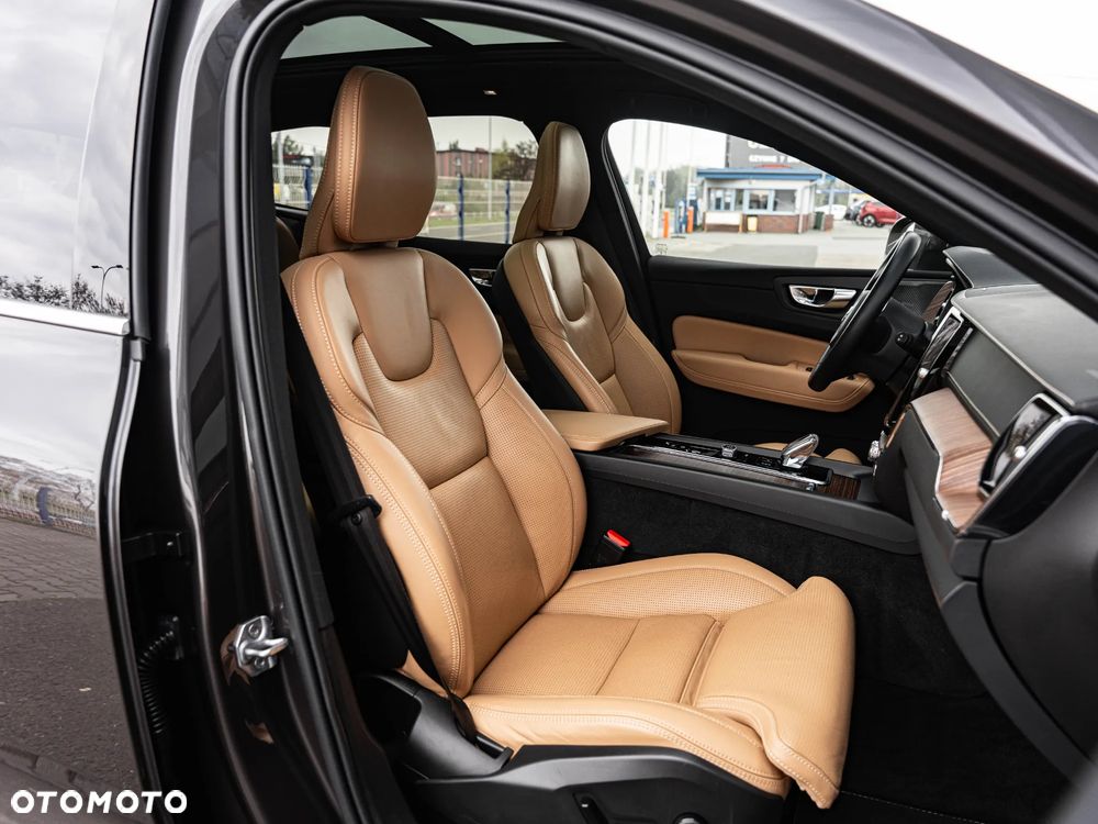 Volvo XC 60 T6 AWD Recharge Geartronic Inscription - 23