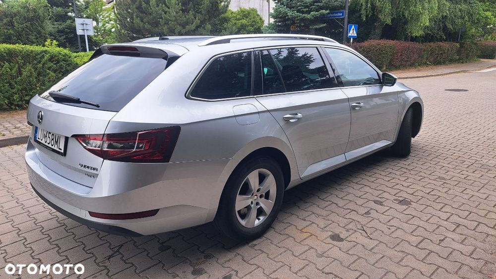 Skoda Superb 2.0 TDI SCR 4x4 Ambition DSG - 4