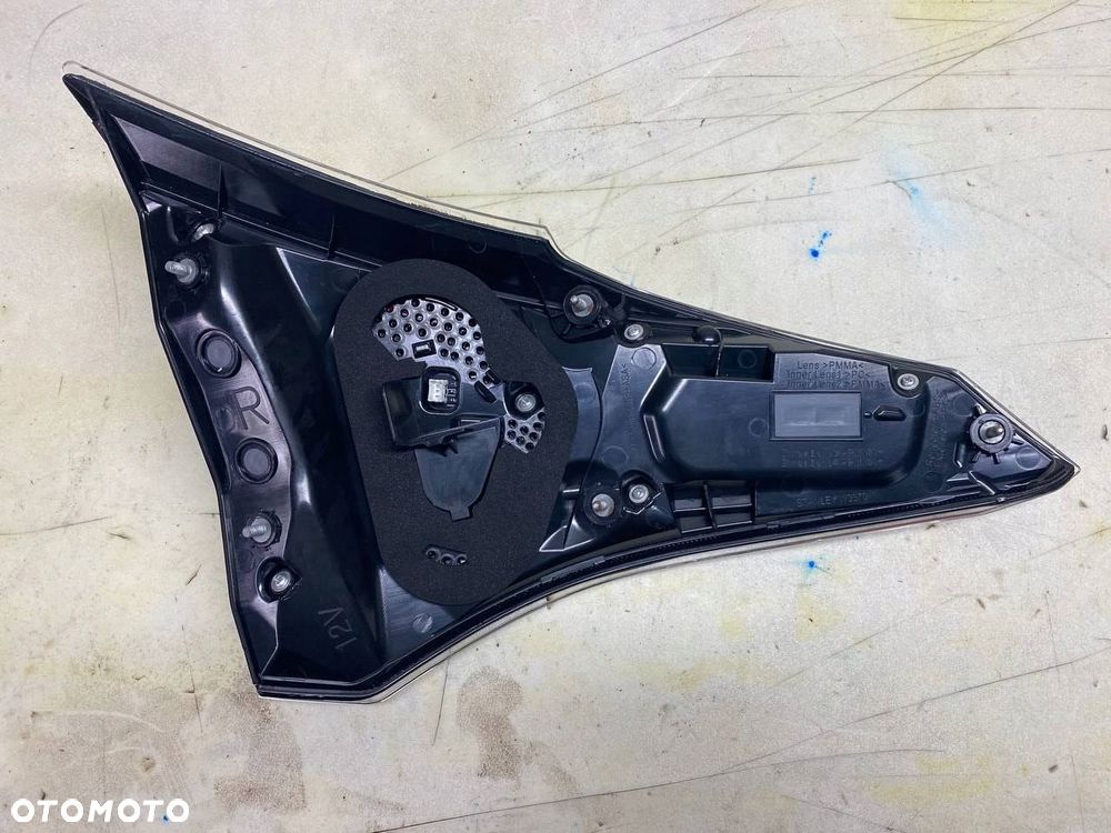 TOYOTA RAV-4 | RAV4 IV LIFT LAMPA TYL PRAWA - 2