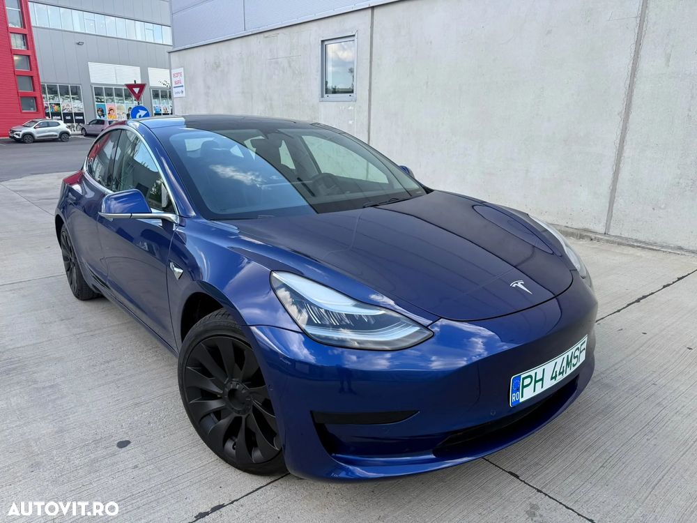 Tesla Model 3 - 1
