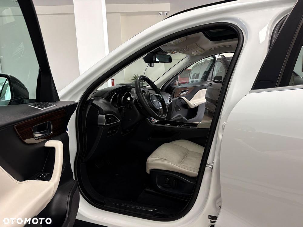 Jaguar F-Pace 2.0 i4D AWD Prestige - 27
