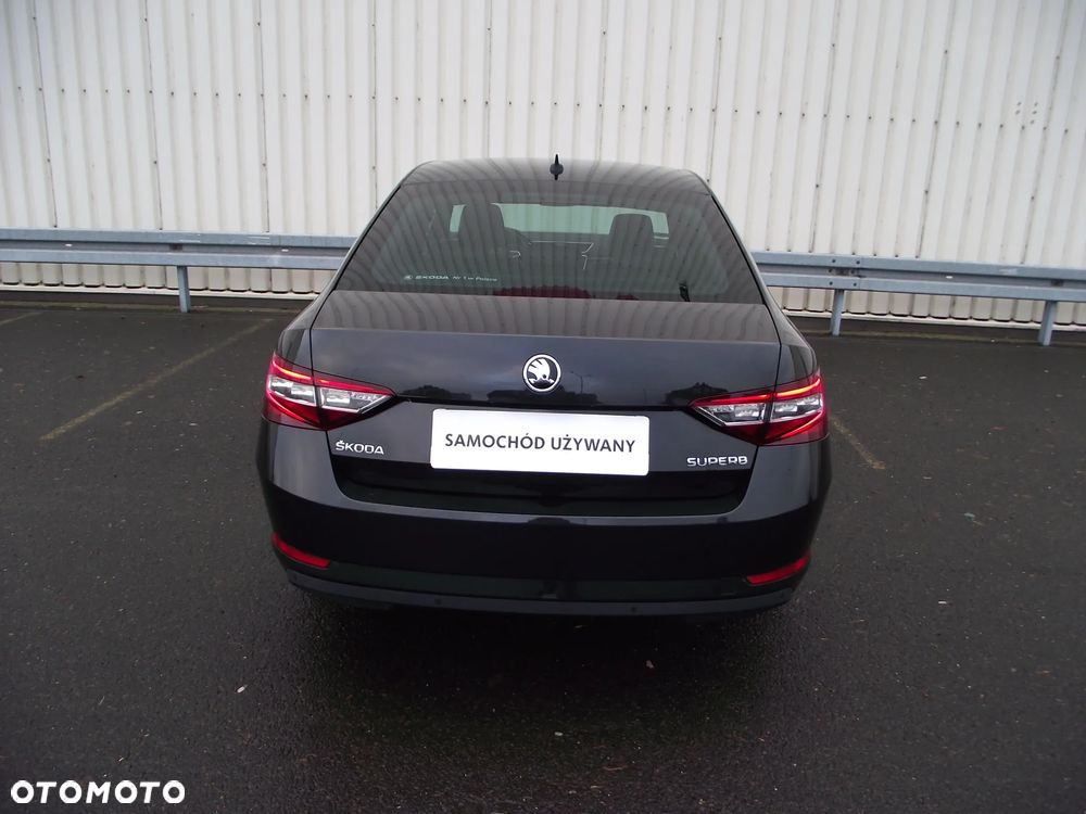 Skoda Superb 2.0 TDI L&K DSG - 9