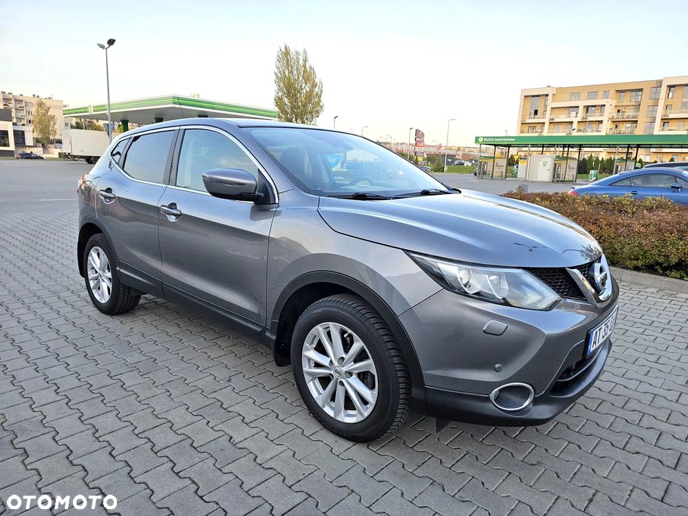2015 Nissan Qashqai 1.6 DIG-T N-Connecta, photograph 2