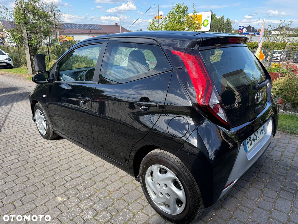 Toyota Aygo x.shift x-play connect - 2