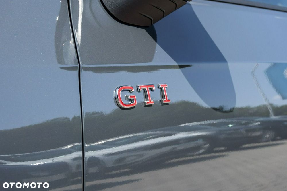 Volkswagen Golf - 5