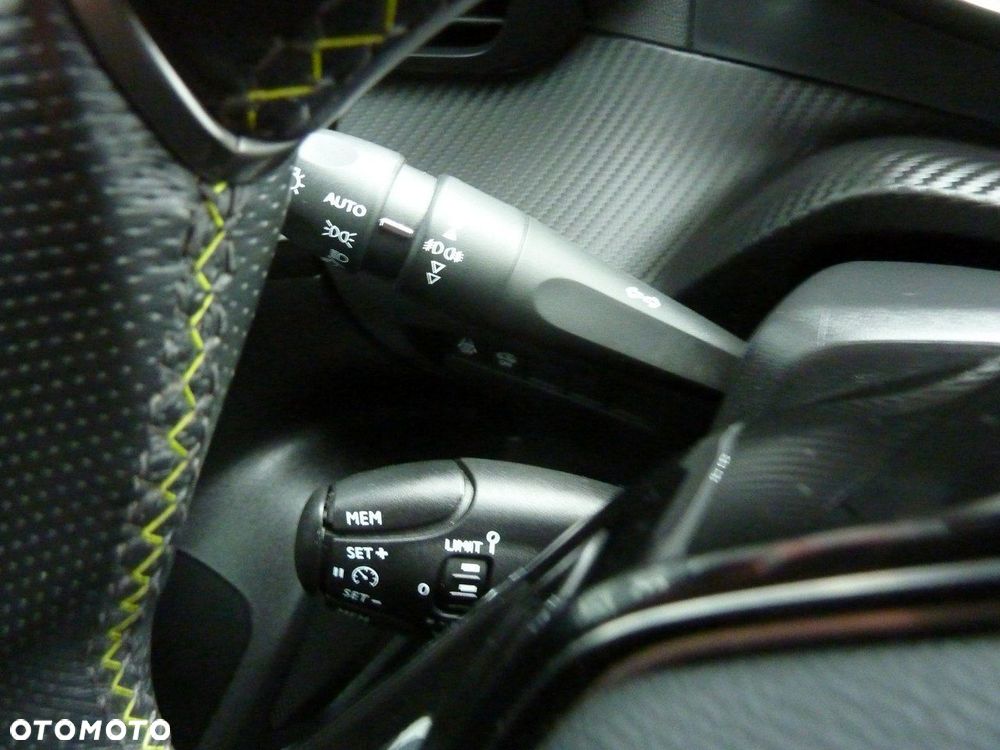 Peugeot 2008 - 36